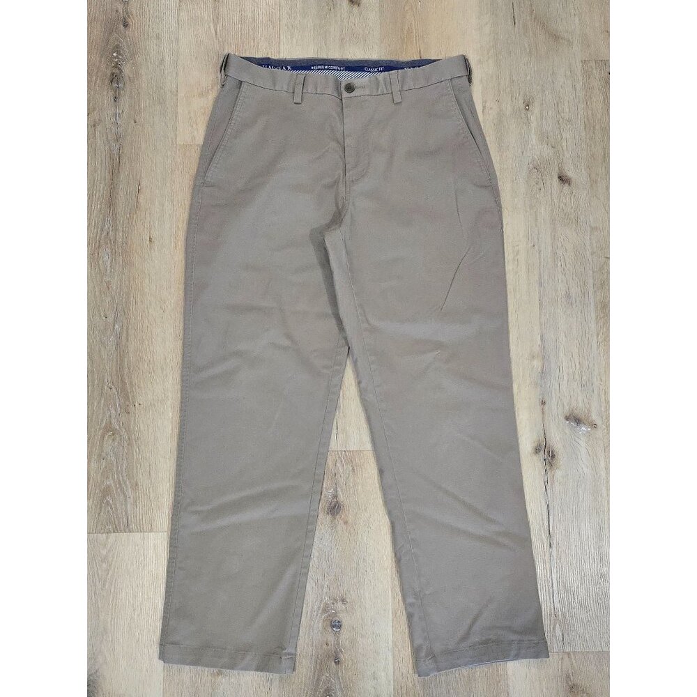 Haggar 34x30 Classic Fit Premium Comfort Khaki Pants
